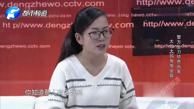 Bị bắt cóc sau khi bố mẹ bị giết hại dã man, cậu bé sống trong vòng tay của kẻ thù 17 năm và xem hắn như cha đẻ