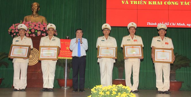 Công an TPHCM bắt giữ 9 đối tượng khủng bố