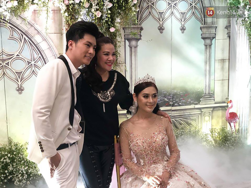 Lâm Khánh Chi tổ chức tiệc kỷ niệm 1 năm đám cưới hoành tráng, tiết lộ tên con trai đầu lòng