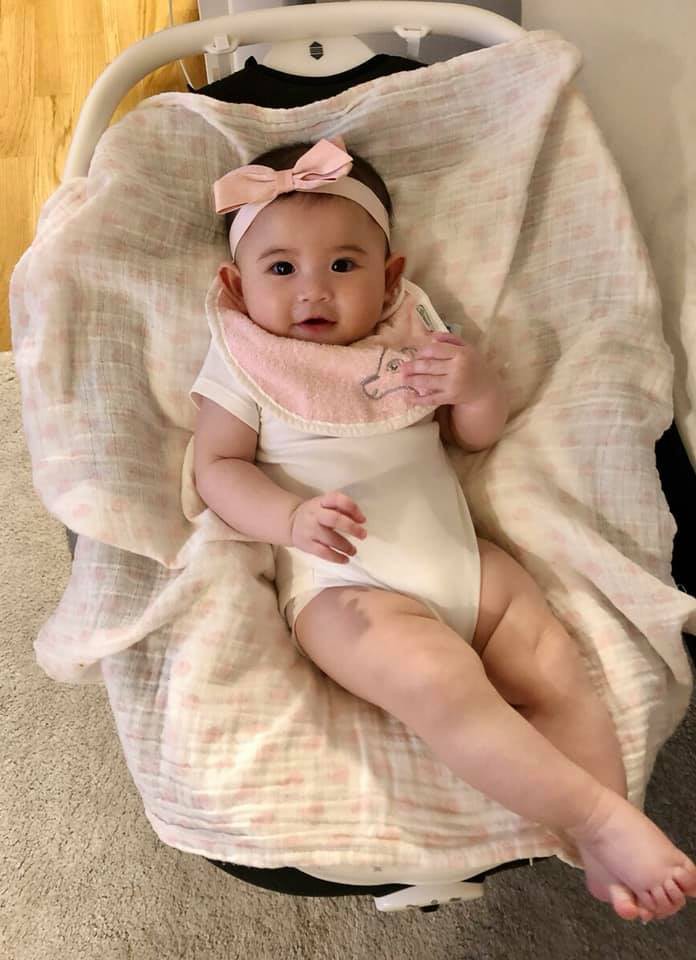 Mai Hồ lần đầu công khai ảnh cận mặt con gái đầu lòng sau thời gian dài giấu kín