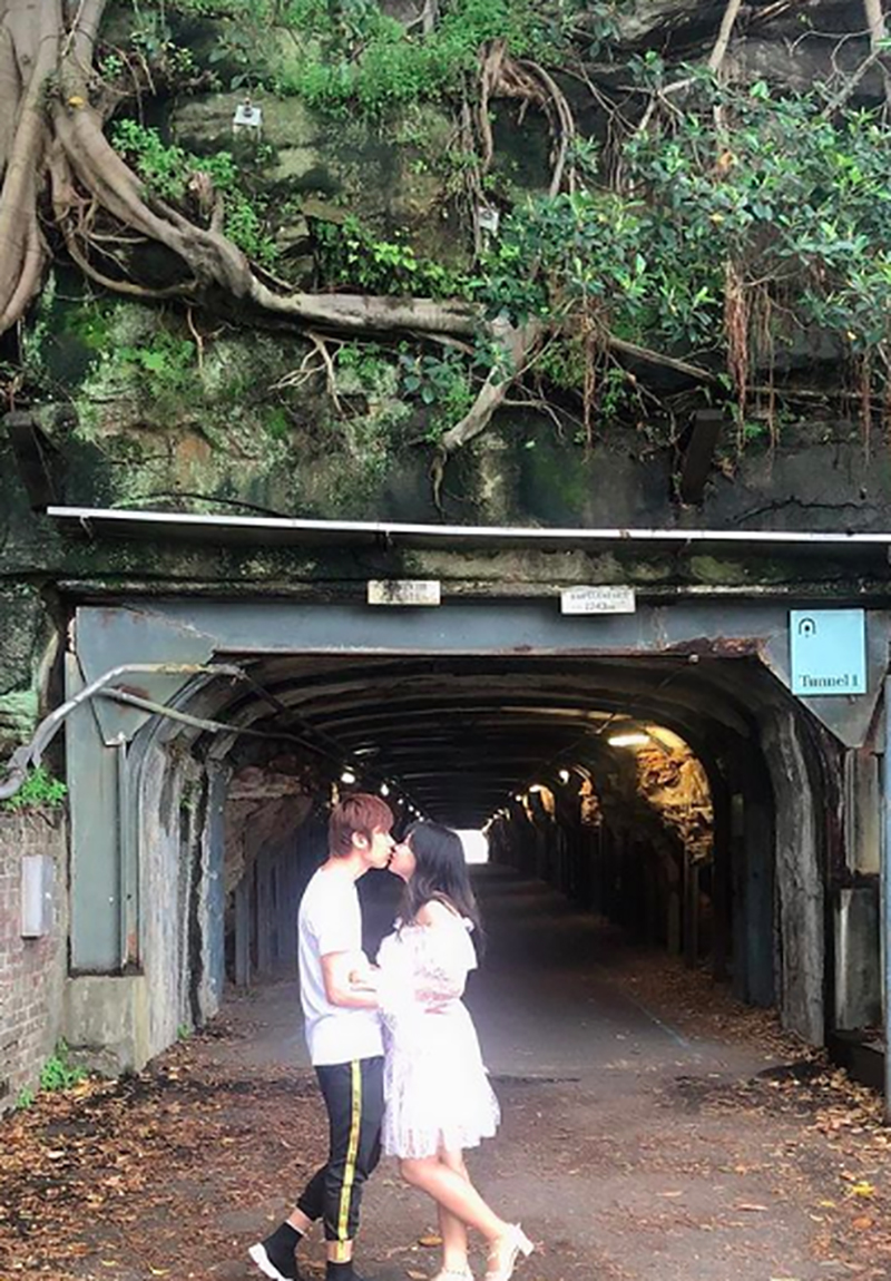 Chàng trai rao bán mình vì quá ế năm nào giờ đã có người yêu, còn mỗi bạn là FA Tết này thôi đấy!