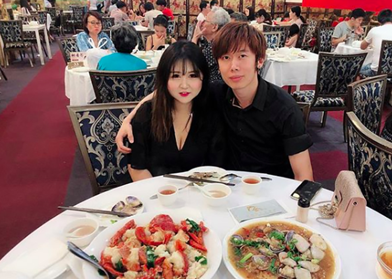 Chàng trai rao bán mình vì quá ế năm nào giờ đã có người yêu, còn mỗi bạn là FA Tết này thôi đấy! Chàng trai rao bán mình vì quá ế năm nào giờ đã có người yêu, còn mỗi bạn là FA Tết này thôi đấy!
