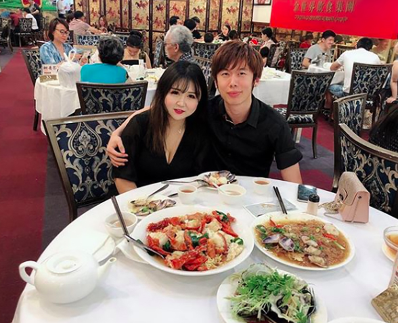 Chàng trai rao bán mình vì quá ế năm nào giờ đã có người yêu, còn mỗi bạn là FA Tết này thôi đấy! Chàng trai rao bán mình vì quá ế năm nào giờ đã có người yêu, còn mỗi bạn là FA Tết này thôi đấy!
