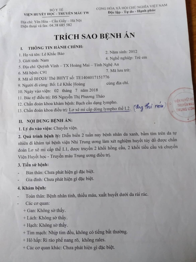 Câu hỏi của con trai 7 tuổi mắc bệnh ung thư máu khiến người mẹ khóc nghẹn: Nếu bán nhà thì mẹ con mình ở đâu hả mẹ?