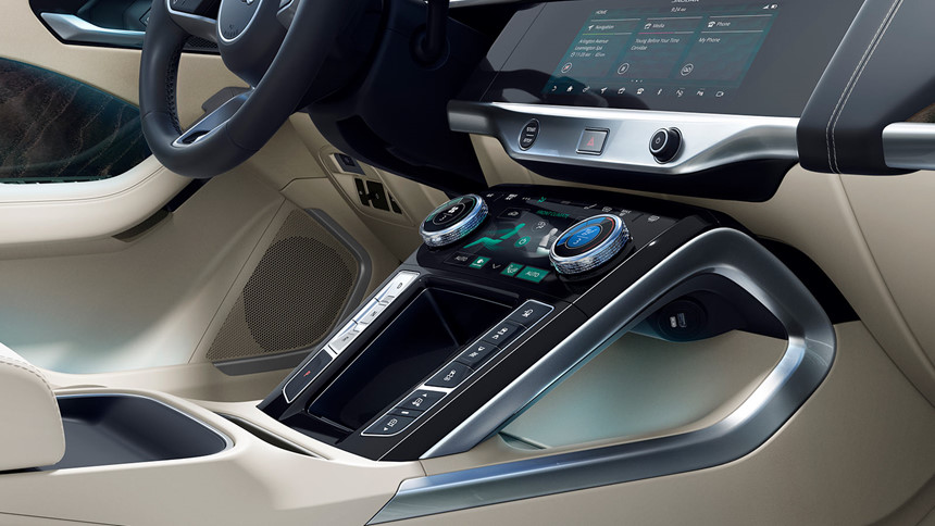 Xe điện Jaguar I-Pace xuất trận tại Đông Nam Á, giá 257.000 USD