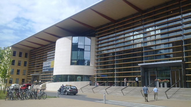 Ba Lan bắt lãnh đạo Huawei tình nghi làm gián điệp