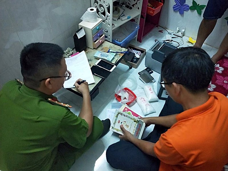 Bắt người tình của Tuân bóng ma cùng số ma túy đá lớn