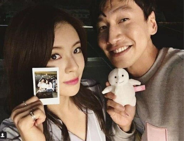 Rộ tin Lee Kwang Soo và bạn gái kém 9 tuổi Lee Sun Bin cưới chạy bầu
