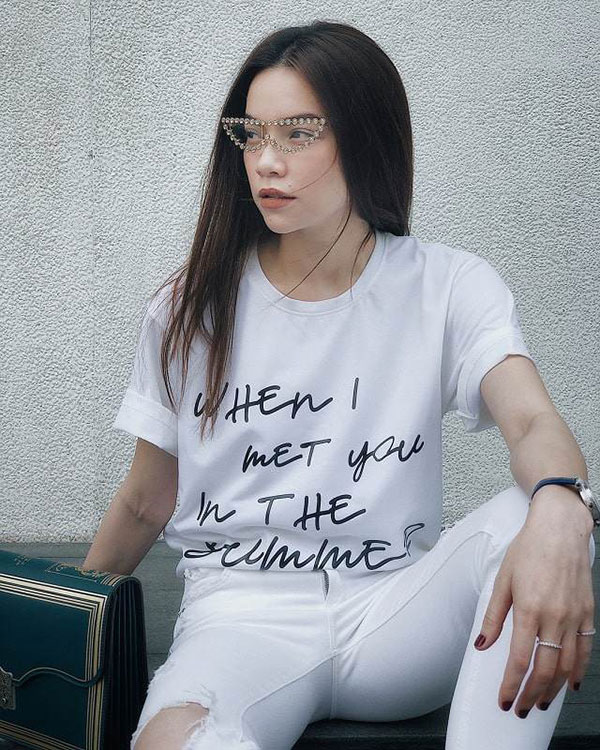 Dùng hàng hiệu trăm triệu, không ngờ áo thun rẻ bèo 300k cũng được loạt sao này tranh nhau mua