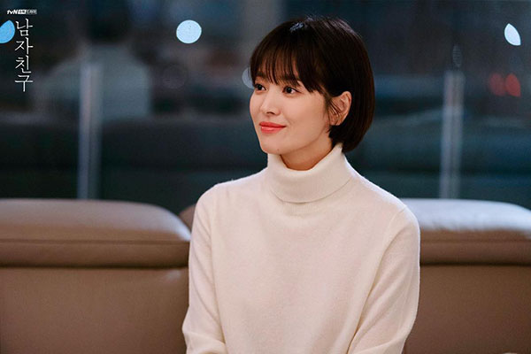 Với 4 tips diện đồ ai cũng học được, Song Hye Kyo vừa hóa nữ thần công sở lại cưa đổ trai trẻ trong Encounter Với 4 tips diện đồ ai cũng học được, Song Hye Kyo vừa hóa nữ thần công sở lại cưa đổ trai trẻ trong Encounter