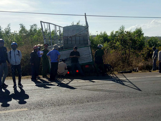 Xe tải gãy trục, mất lái, tông chết 3 chị em là xe Trung Quốc