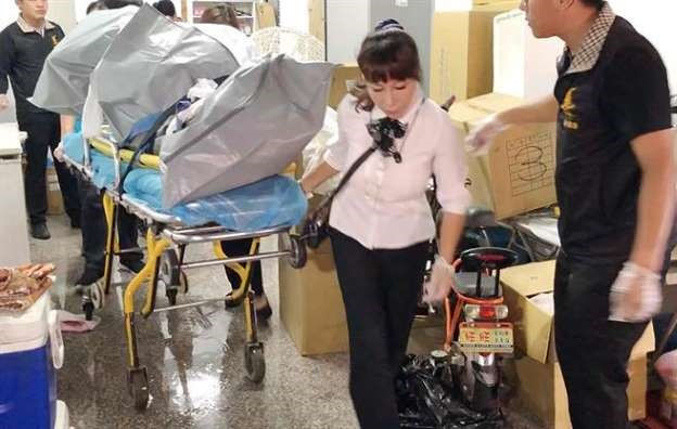 Con trai giết bố rồi giấu trong tủ lạnh để hưởng tiền thừa kế