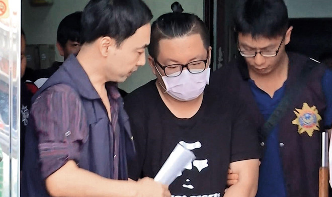 Con trai giết bố rồi giấu trong tủ lạnh để hưởng tiền thừa kế