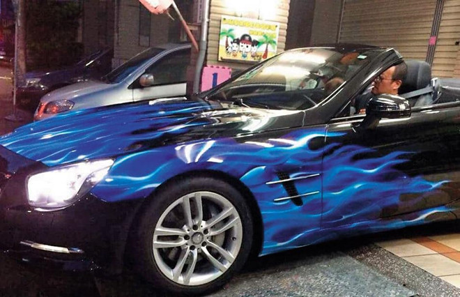 Con trai giết bố rồi giấu trong tủ lạnh để hưởng tiền thừa kế