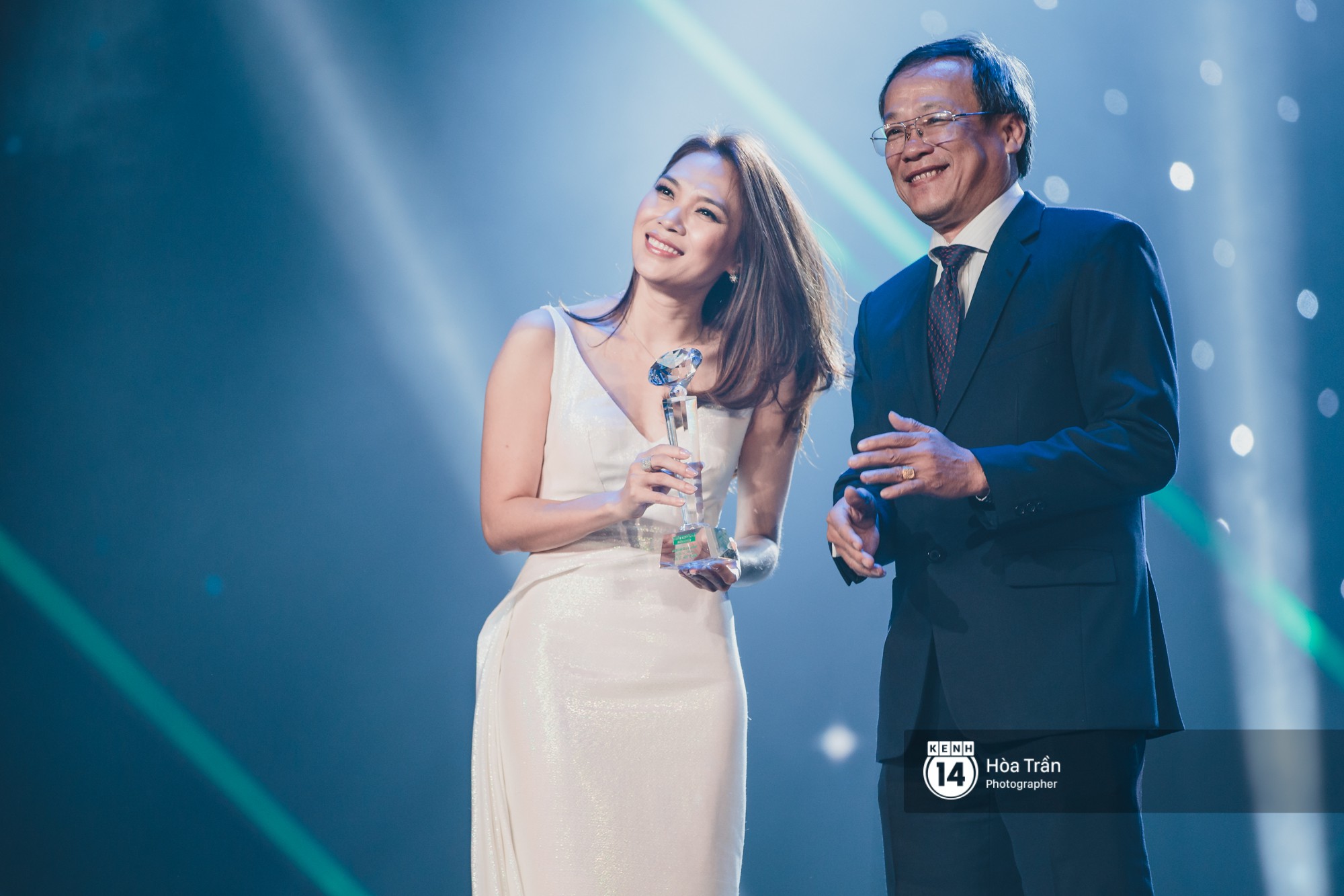 Sau 6 năm vắng bóng, Mỹ Tâm trở lại biểu diễn trên sân khấu Làn Sóng Xanh