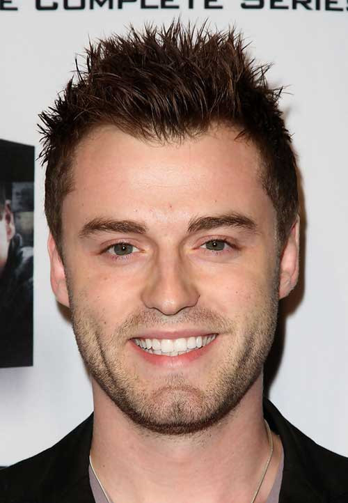 Nam giới mặt tròn nên để kiểu tóc nào dịp Tết Kỷ Hợi 2019?