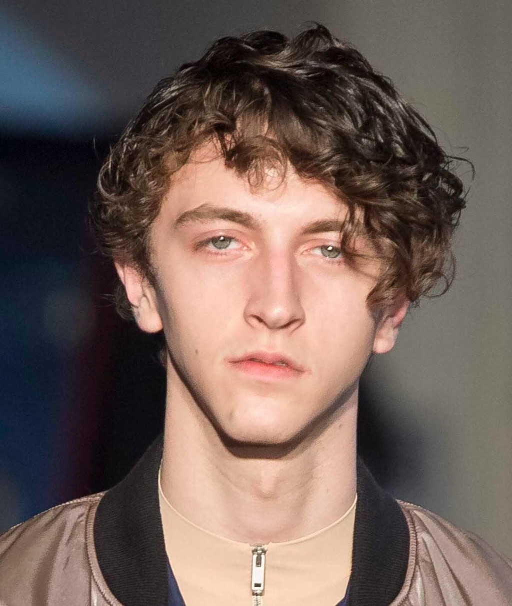 Nam giới mặt tròn nên để kiểu tóc nào dịp Tết Kỷ Hợi 2019?