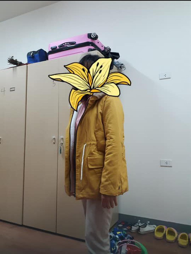 Đặt mua áo khoác mũ lông, chiều dài đến gối nhưng khi nhận hàng cô gái bèn cầu cứu dân mạng chỉ cách trả lời shop sao cho ngầu