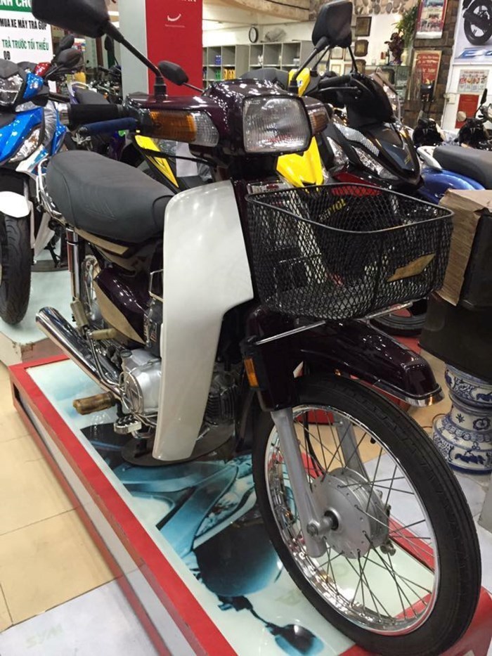 Xe máy Suzuki 17 năm vẫn còn zin: Giá huyền thoại 1 tỷ đồng