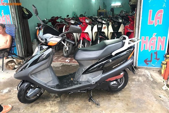 Xe máy Suzuki 17 năm vẫn còn zin: Giá huyền thoại 1 tỷ đồng