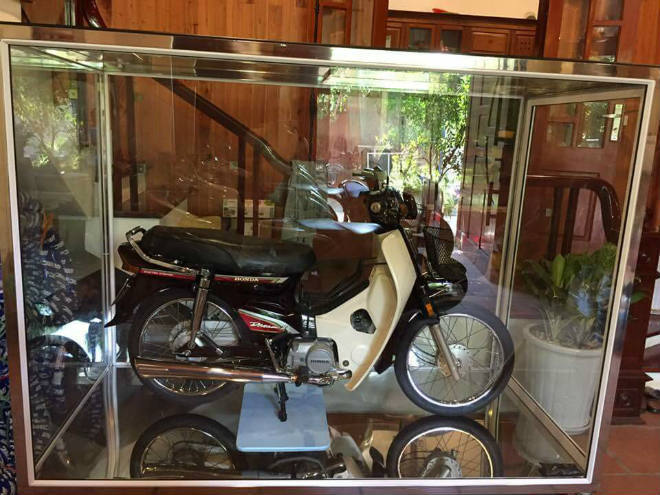 Xe máy Suzuki 17 năm vẫn còn zin: Giá huyền thoại 1 tỷ đồng