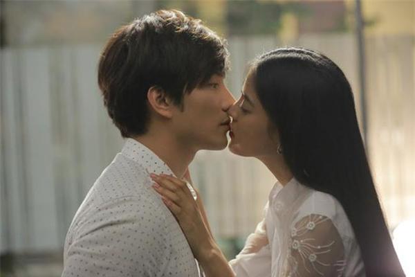 Hận tình cũ đi lấy chồng nghèo, nửa năm sau chết ngất khi biết sự thật