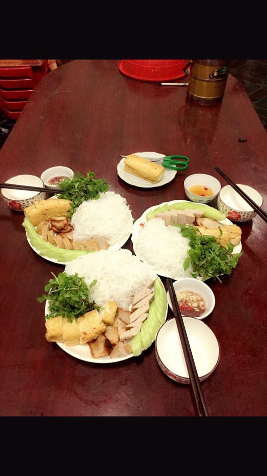 Choáng váng với con dâu tiệm vàng ngày nào cũng bày mâm sang chảnh 4 người ăn, tổng chi chỉ 4 triệu/tháng Choáng váng với con dâu tiệm vàng ngày nào cũng bày mâm sang chảnh 4 người ăn, tổng chi chỉ 4 triệu/tháng