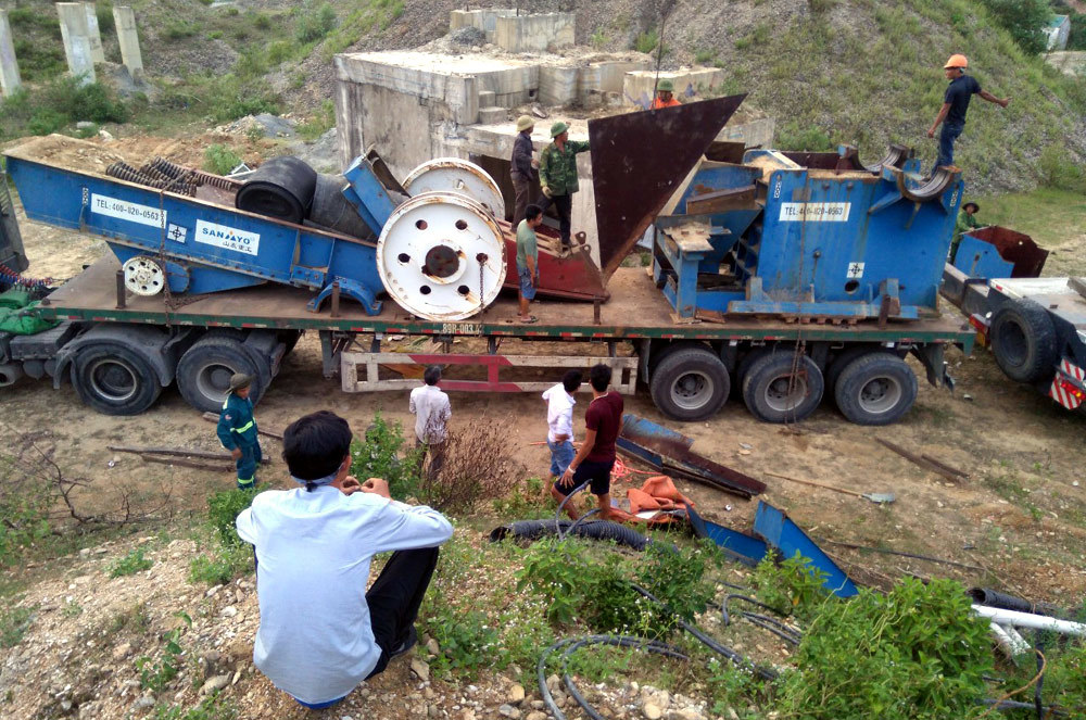 Ác mộng của tài xế container: Dừng đèn đỏ cũng tranh thủ ngủ bù