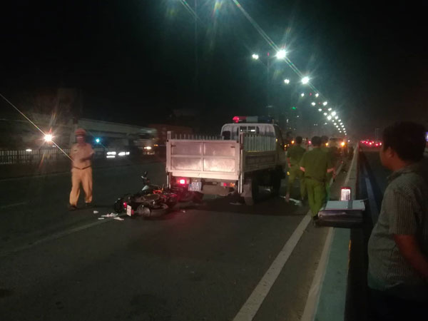 Phát hiện thi thể nam thanh niên trên cầu Sài Gòn, nghi bị tai nạn do đi vào làn đường ô tô