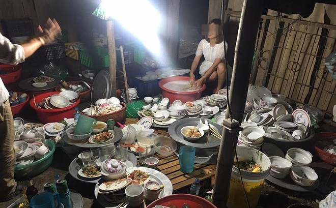 Về ra mắt nhưng phải rửa 10 mâm bát, cô gái nói một câu khiến mẹ chồng tương lai cạch mặt