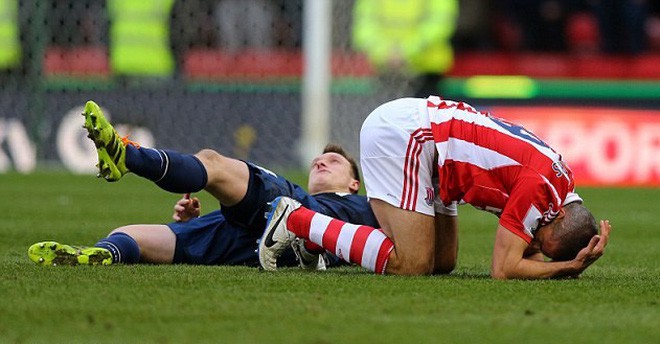 Những cầu thủ trên thế giới từng bị mất trí nhớ tạm thời và hệ lụy