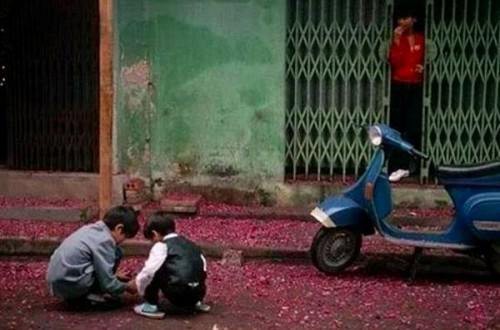 Ngắm lại những hình ảnh Tết Hà Nội thời bao cấp, ai cũng rưng rưng: Sao Tết xưa đẹp thế?