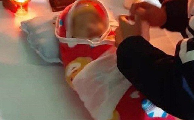 Chưa phát hiện sai sót trong quá trình tiêm vắc xin khiến bé 2 tuổi ở Hà Nội tử vong