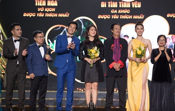 Bất chấp tranh cãi đầu voi đuôi chuột, Gạo nếp gạo tẻ vẫn lập kỷ lục Mai Vàng 2018 với 4 giải thưởng Bất chấp tranh cãi đầu voi đuôi chuột, Gạo nếp gạo tẻ vẫn lập kỷ lục Mai Vàng 2018 với 4 giải thưởng