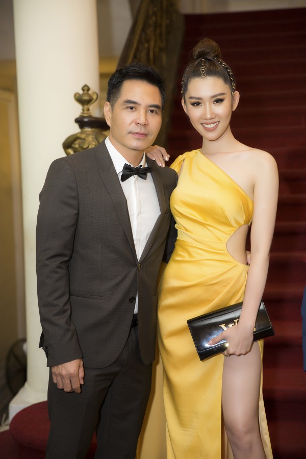 Thuý Ngân bị lấy cắp túi hiệu khi tham dự lễ trao giải