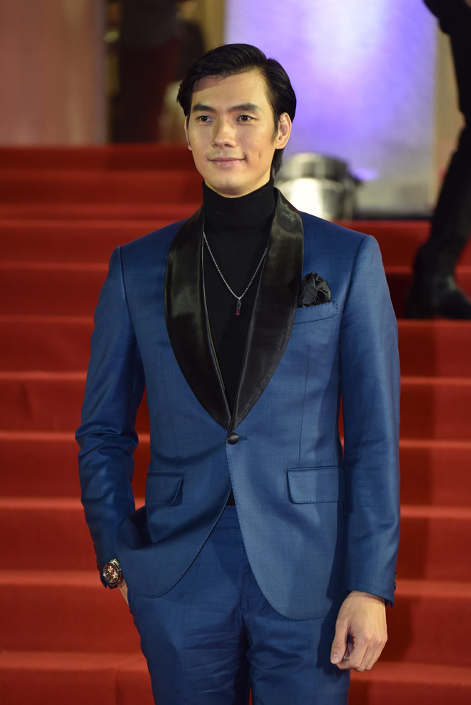 Hoa hậu Tiểu Vy, Á hậu Phương Nga nổi bật trên thảm đỏ Mai Vàng