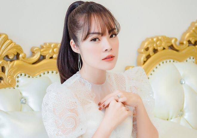 Cuộc tình đại gia tặng hoa 3 triệu/ngày tan vỡ, Á hậu rời biệt thự, tay trắng nuôi con