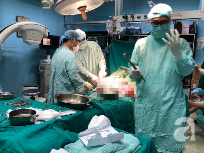 Tai nạn kinh hoàng: Ngã vào máy ép giấy đang hoạt động, nam thanh niên 24 tuổi bị đứt lìa hai đùi