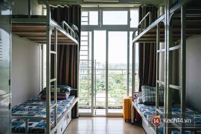 Choáng ngợp cảnh 700 xế hộp xịn đỗ kín sân trường trong buổi họp phụ huynh: Đúng là trường con nhà giàu có khác! Choáng ngợp cảnh 700 xế hộp xịn đỗ kín sân trường trong buổi họp phụ huynh: Đúng là trường con nhà giàu có khác!