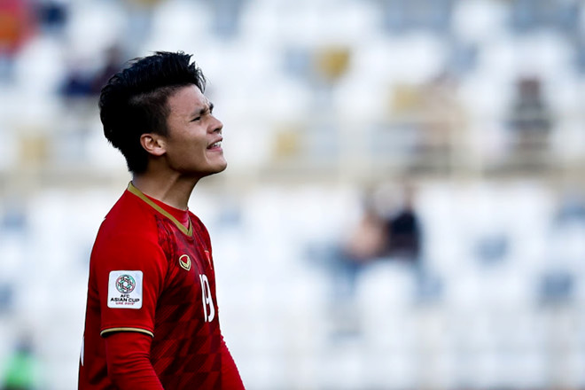 Thấy gì từ 2 pha bỏ lỡ của Công Phượng và Quang Hải trước Iran?