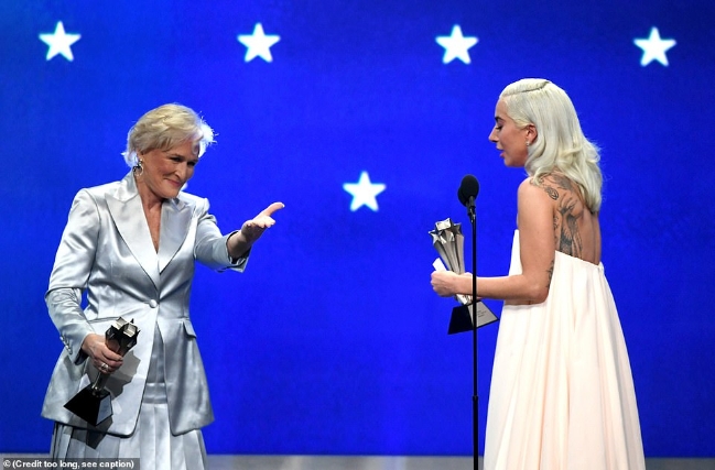 Lady Gaga và Glenn Close mang đến khoảnh khắc đẹp nhất lịch sử giải Critic’s Choice Awards