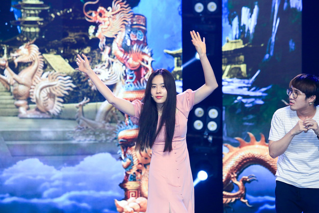 Nam Em gây bất ngờ với vai diễn Hằng Nga tưng tửng trong Táo Quân