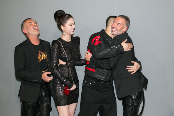 Ngọc Trinh khoe vòng 3 căng tròn, nóng bỏng đi xem show tại Milan Fashion Week