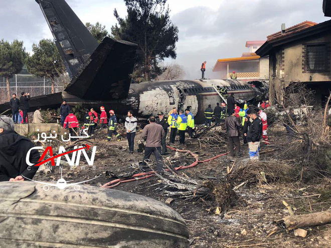 Trượt khỏi đường băng, Boeing-707 của quân đội Iran bốc cháy, chỉ 1 người sống sót