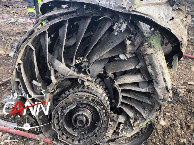 Trượt khỏi đường băng, Boeing-707 của quân đội Iran bốc cháy, chỉ 1 người sống sót