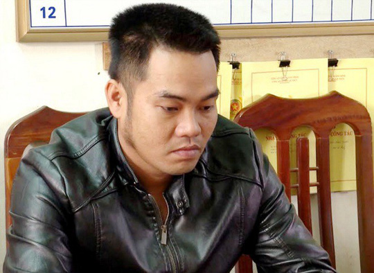 Kẻ giết trăn quý, uống máu khoe Facebook bị bắt vì chở hàng nóng