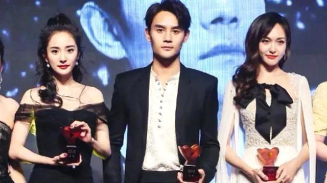 Chạm trán tại sự kiện nhưng lại bơ đẹp nhau, tình bạn giữa Dương Mịch và Đường Yên liệu có phải thực sự đã tan vỡ?