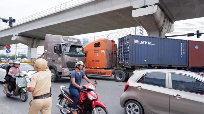 Cận Tết, rùng mình tài xế container kể chuyện sử dụng ma tuý trong tiệc sinh nhật trước khi lái xe Cận Tết, rùng mình tài xế container kể chuyện sử dụng ma tuý trong tiệc sinh nhật trước khi lái xe