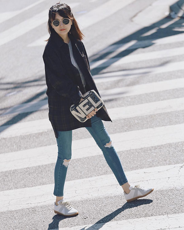 3 lỗi diện quần jeans không khiến cặp chân ngắn hơn thì cũng dễ đưa bạn vào tình huống kém duyên, nhạy cảm