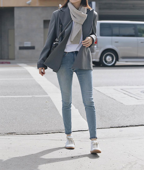 3 lỗi diện quần jeans không khiến cặp chân ngắn hơn thì cũng dễ đưa bạn vào tình huống kém duyên, nhạy cảm